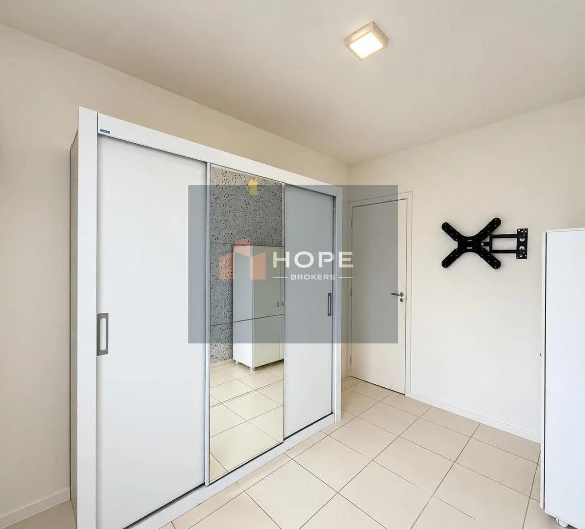 Apartment, 60 m², with a glass-enclosed balcony — photo 17