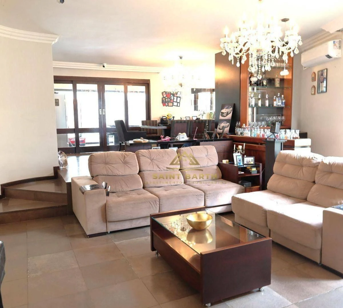 Furnished house with 4 bedrooms and a complete kitchen