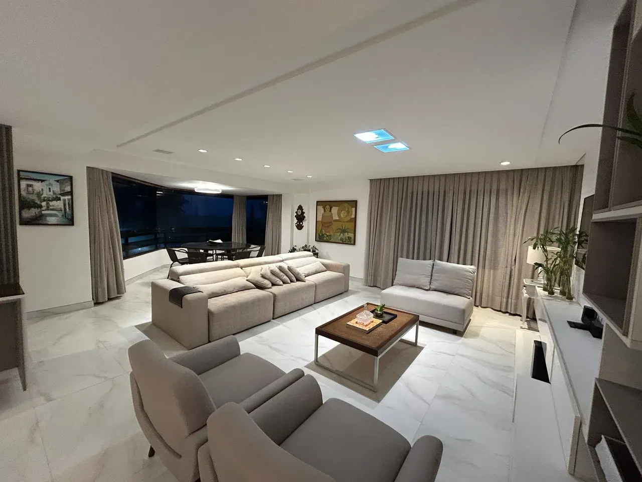 Мебльована квартира 195 м² з 4 спальнями і 5 ванних