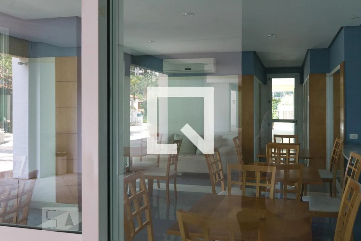 Apartamento sem mobília com 2 quartos e varanda fechada — photo 11