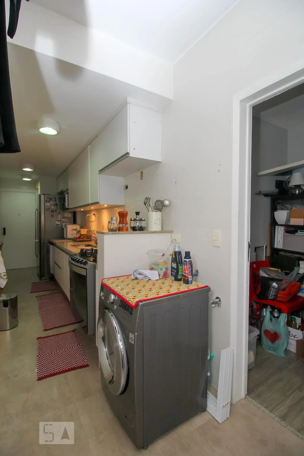 3-bedroom apartment with a glass-enclosed balcony — photo 4