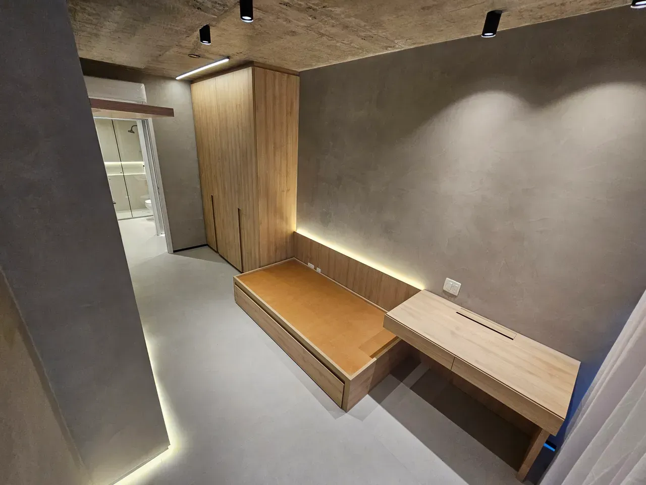 3-bedroom apartment with balcony and open kitchen — photo 17