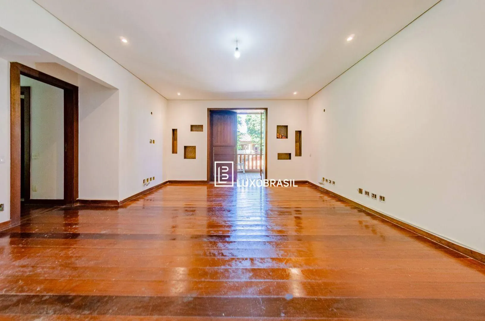 Furnished house with 6 en-suite bedrooms and 9 parking — photo 30