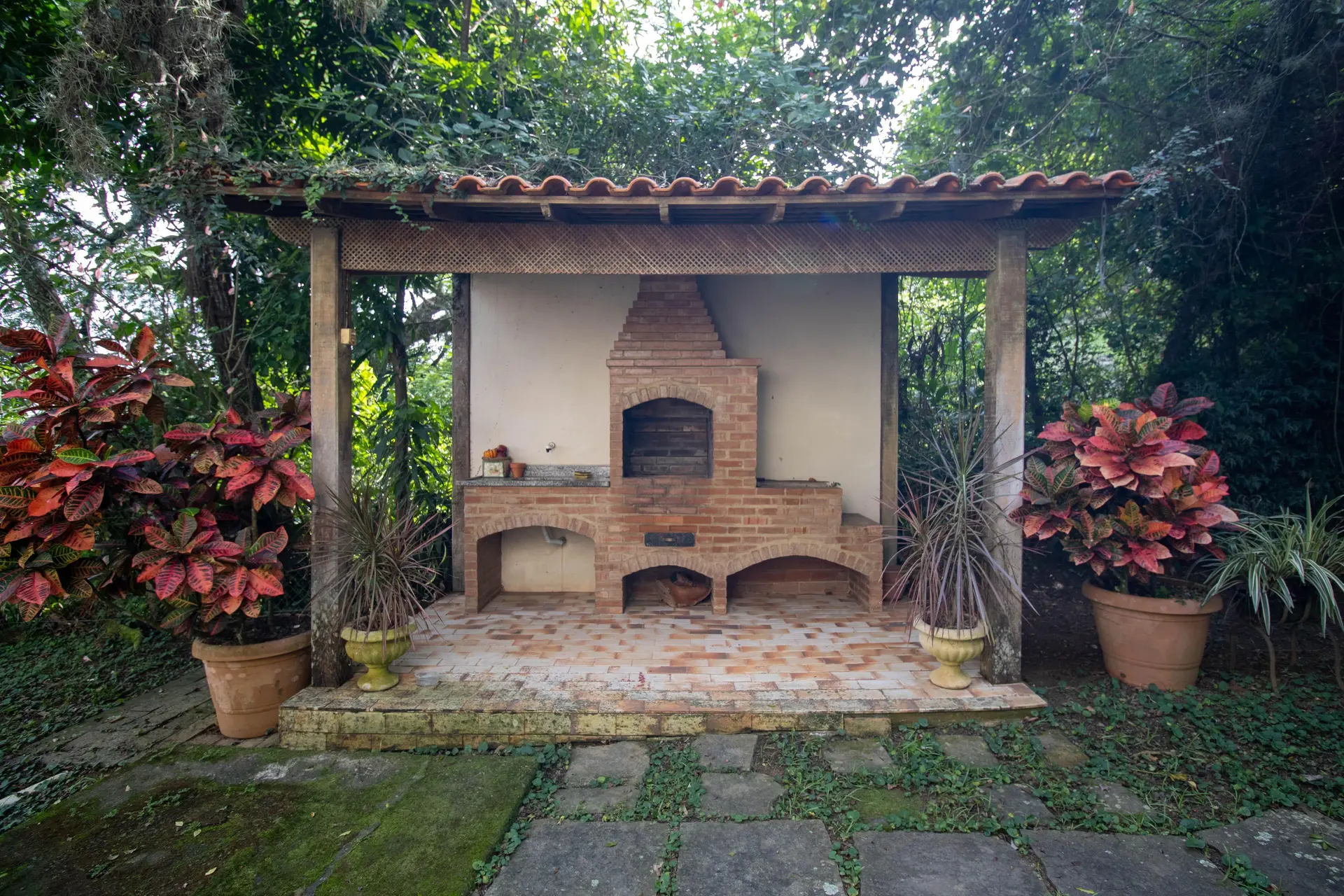 Furnished house with 4 bedrooms and balcony BBQ — photo 45