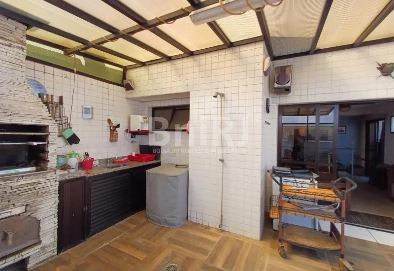 Furnished 179 m² apartment with 3 bedrooms — photo 15