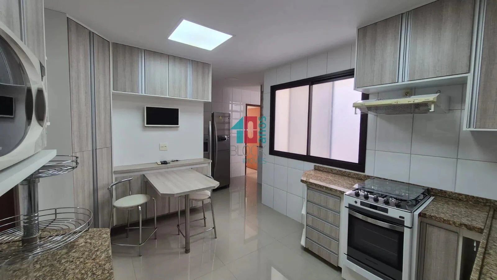 Apartamento mobiliado, 350 m², com banheira — photo 4