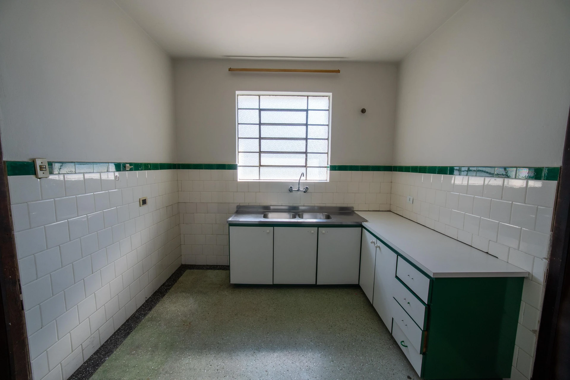 Apartamento con 3 dormitorios y 1 baño con jacuzzi del edificio — photo 3