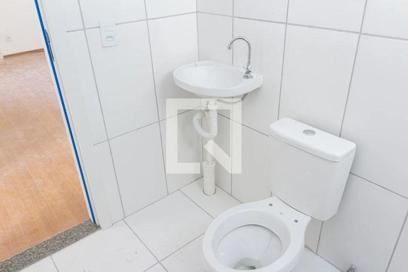 Unfurnished 2-bedroom apartment with 45 m² and wood floors — photo 36