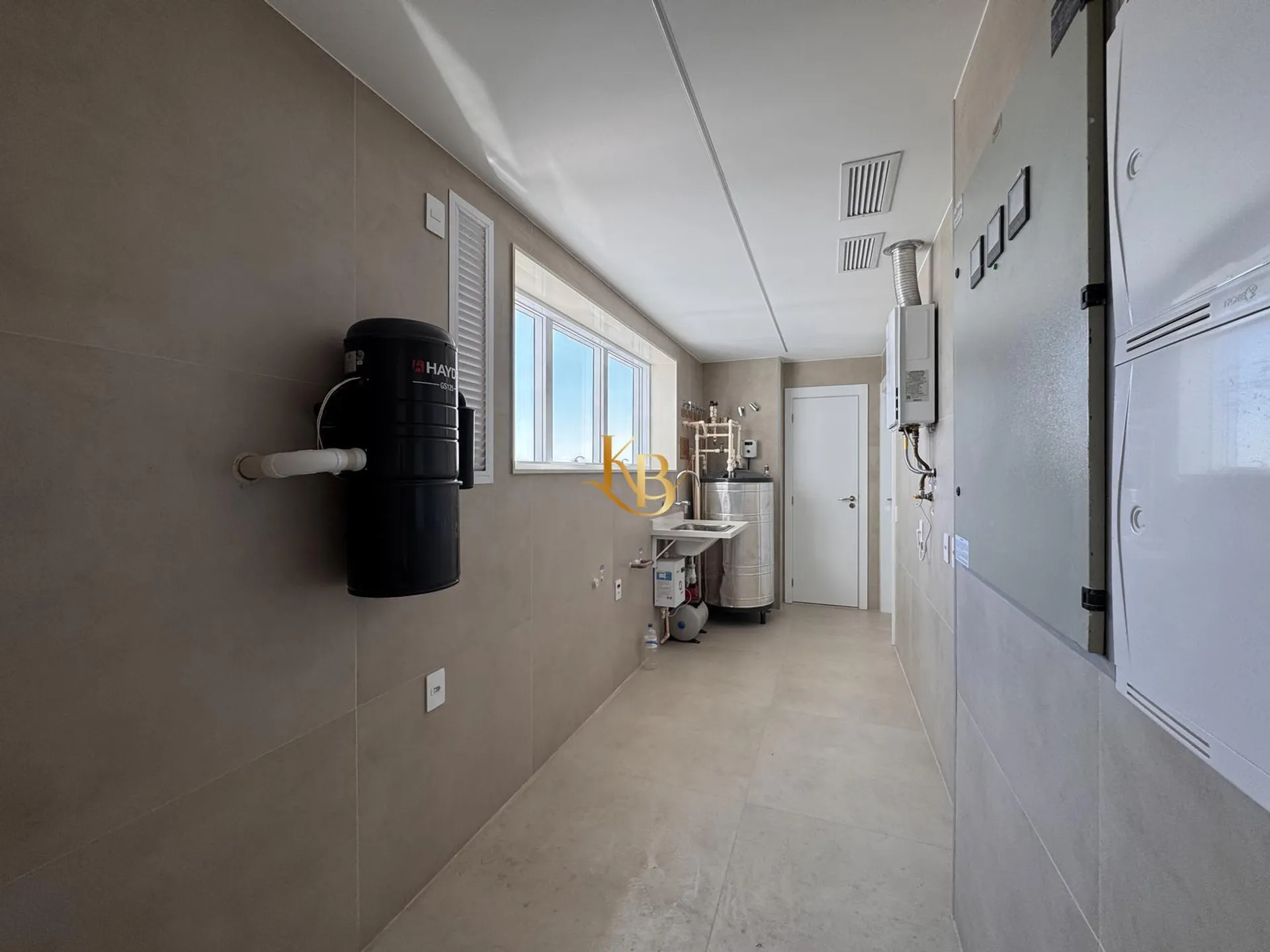 Unfurnished apartment with 4 bedrooms, 5 baths and 4 parking — photo 23