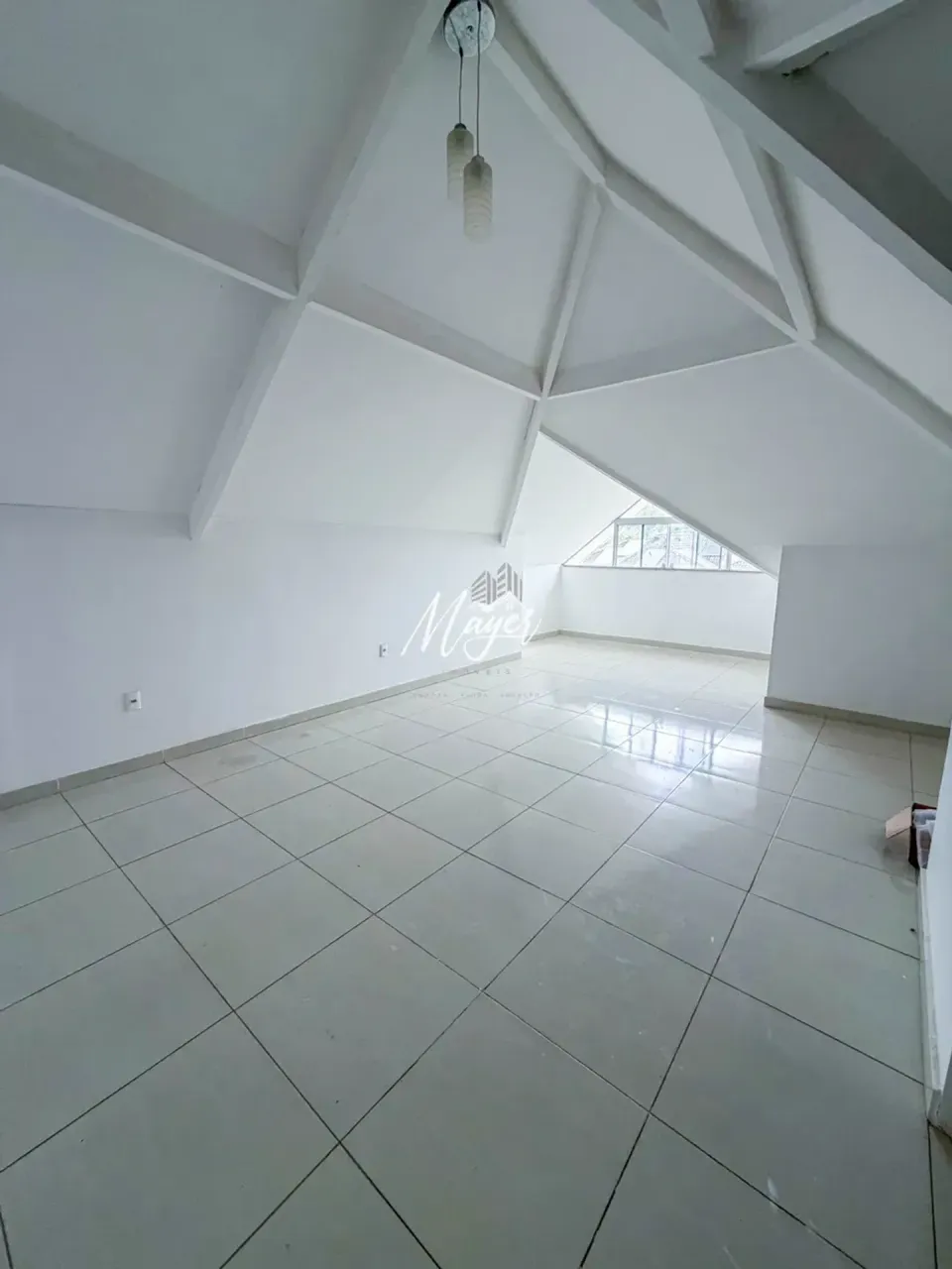 House with 4 bedrooms and 5 bathrooms, separate kitchen — photo 10