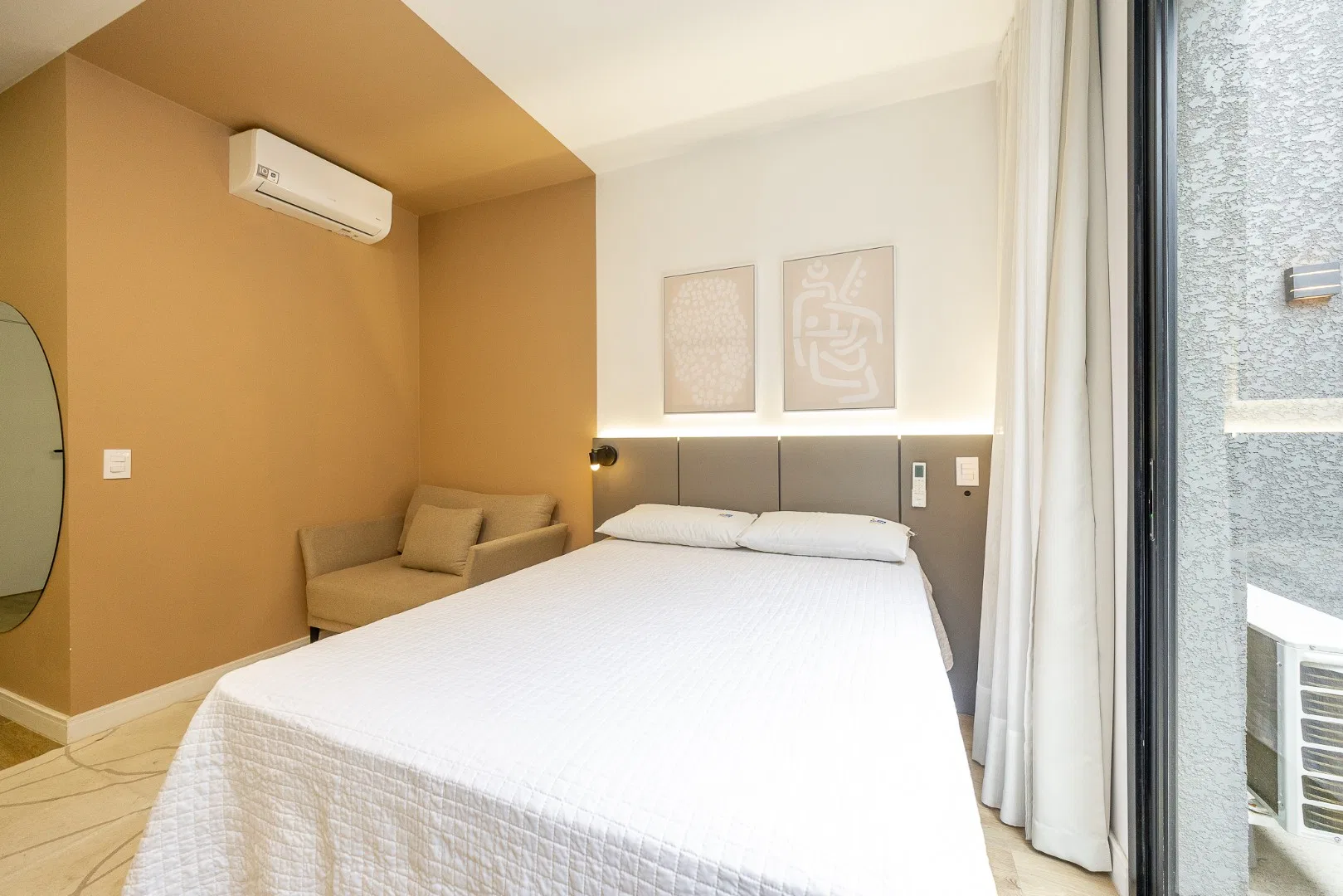 Furnished studio in a building with a gym — photo 11