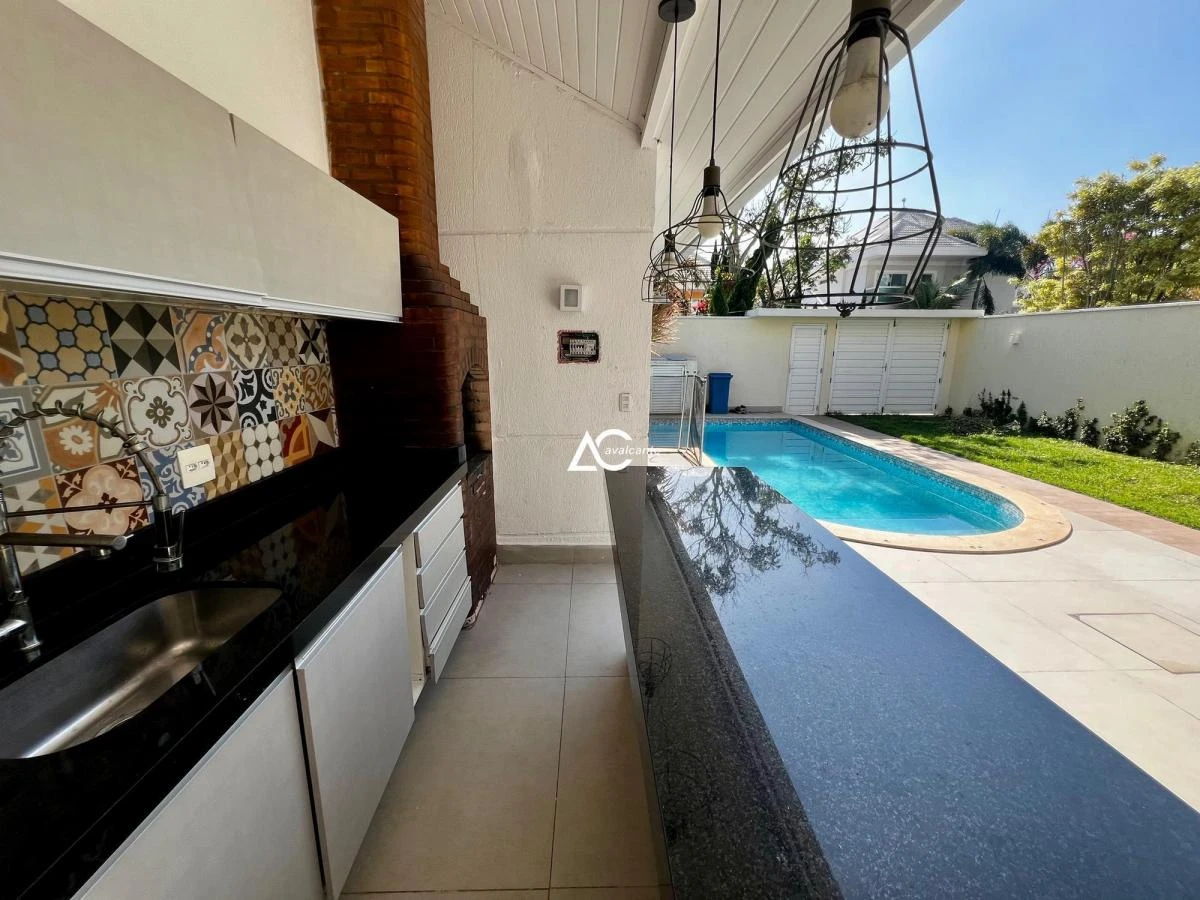 Casa de aluguel com 4 suítes e 270 m² — photo 4