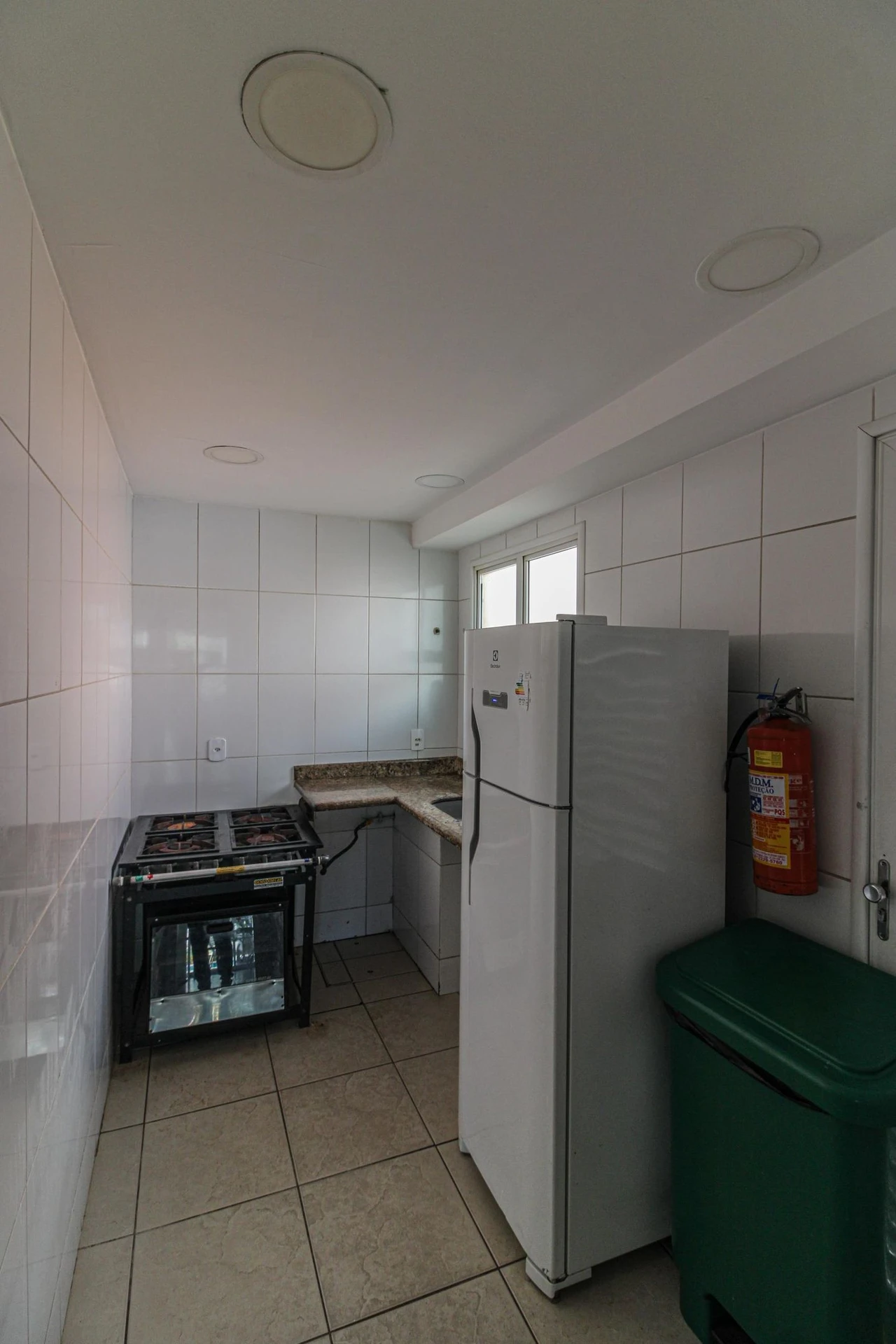 Glass-enclosed balcony in a 3-bedroom apartment, 96 m² — photo 16