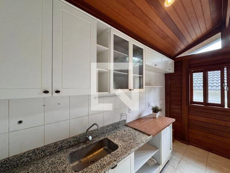 1000 m² house with a washing machine and a bathtub — photo 26