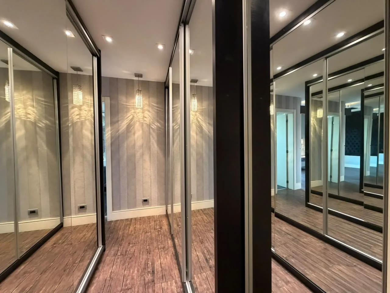 Floor-to-ceiling windows in a 3-bedroom apartment, 133 m² — photo 10