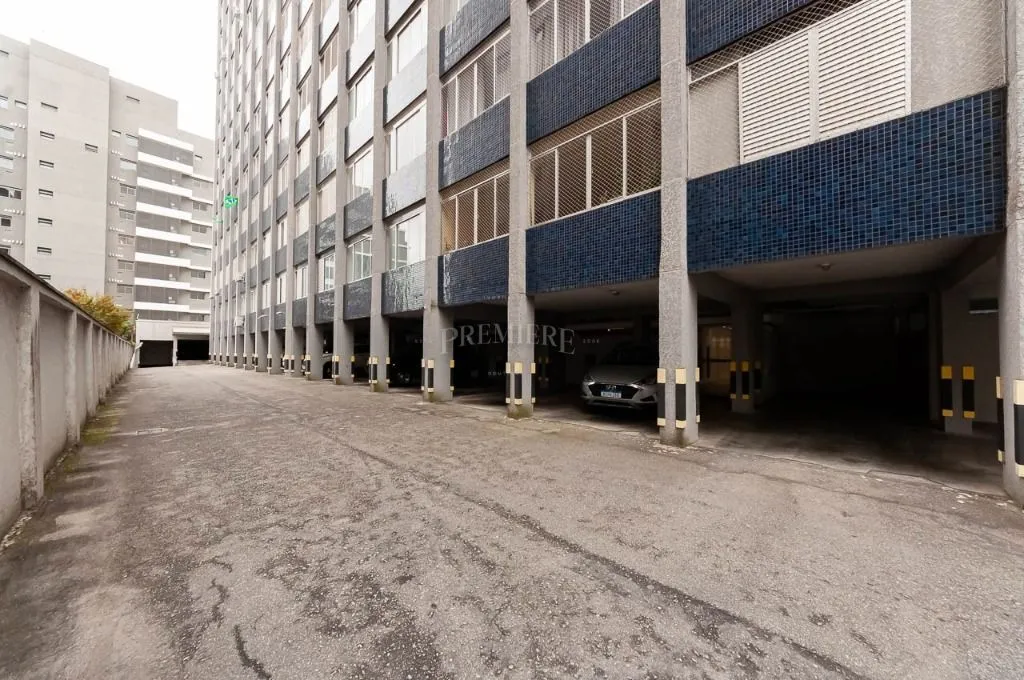 137 m² apartment with 3 bedrooms and 1 parking spot — photo 37