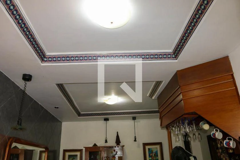 Furnished house with 4 bedrooms and 550 m² with air conditioning — photo 42