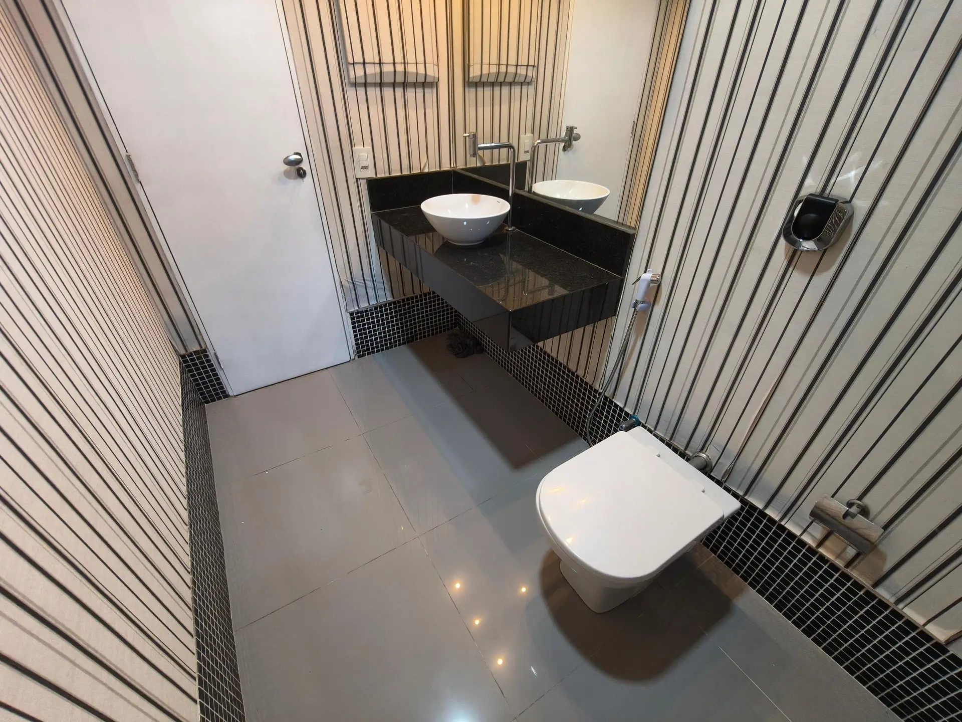 Condo house with 3 bedrooms and a balcony — photo 22