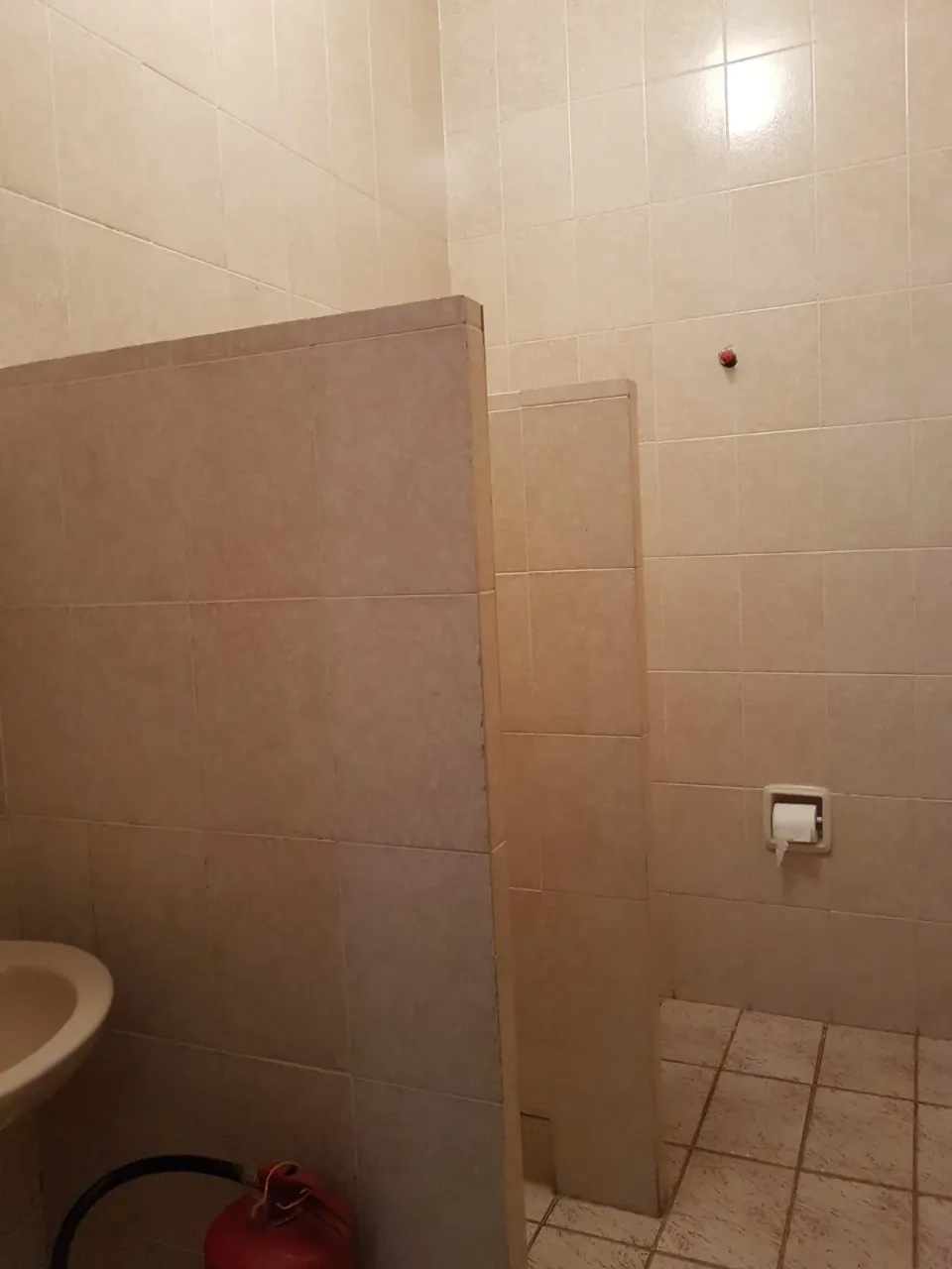 Commercial house with 1 bedroom and 2 bathrooms — photo 12