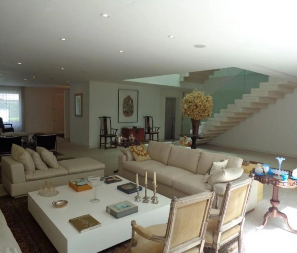 Furnished 500 m² house with 4 bedrooms and 5 parking spots — photo 11
