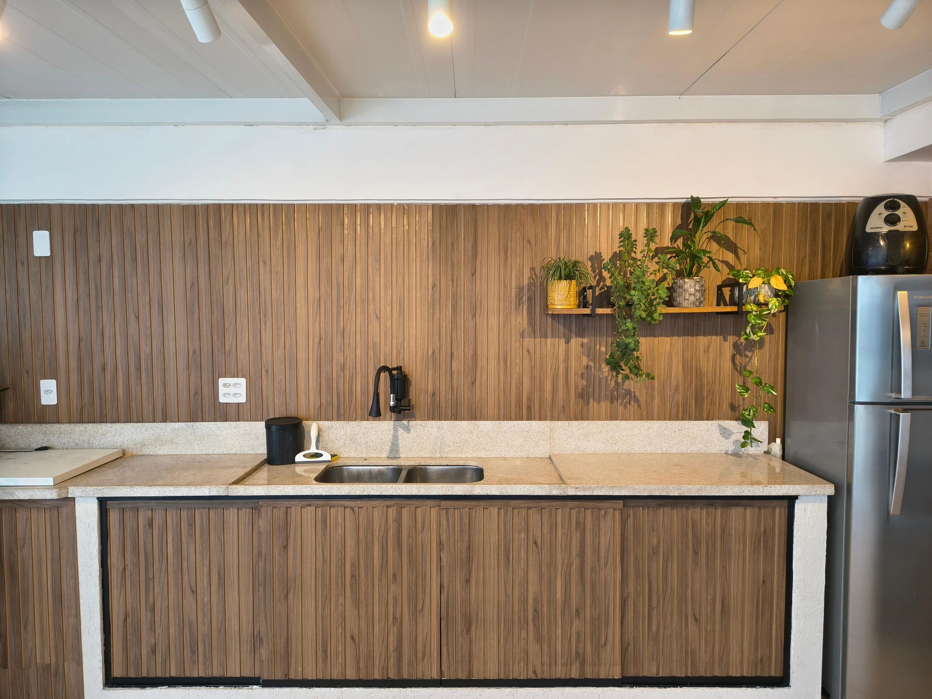 Floor-to-ceiling windows in a 3-bedroom apartment, 140 m² — photo 55