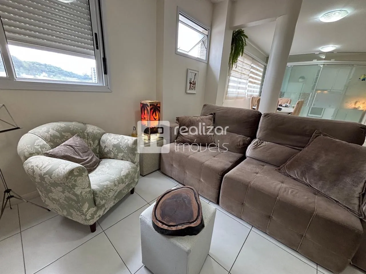 Apartamento mobiliado com 3 suítes e 177 m² no 6º andar