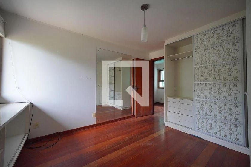 Панорамные окна и 7 спален: дом 700 м² — photo 34