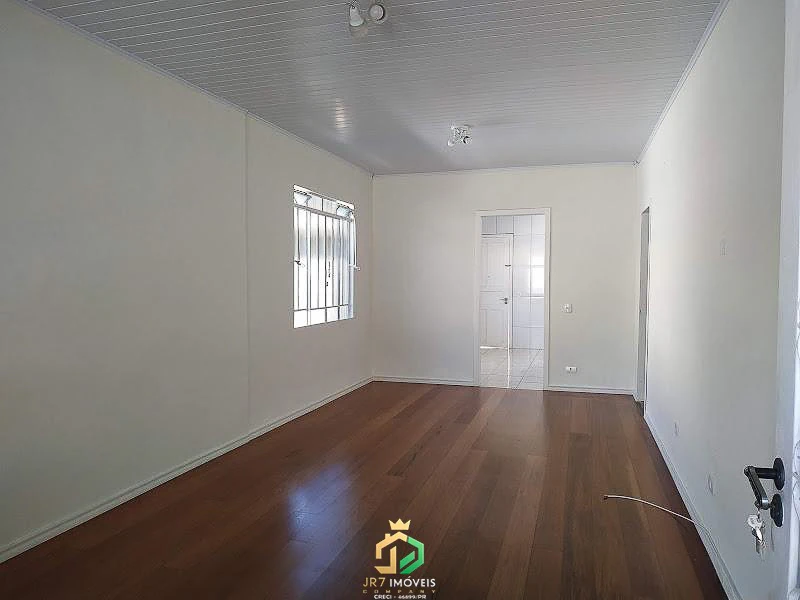6-bedroom house with a garden in Curitiba