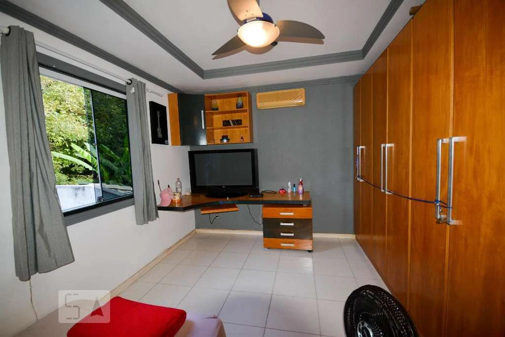 5-bedroom house with 6 bathrooms, 500 m² and 4 parking — photo 30