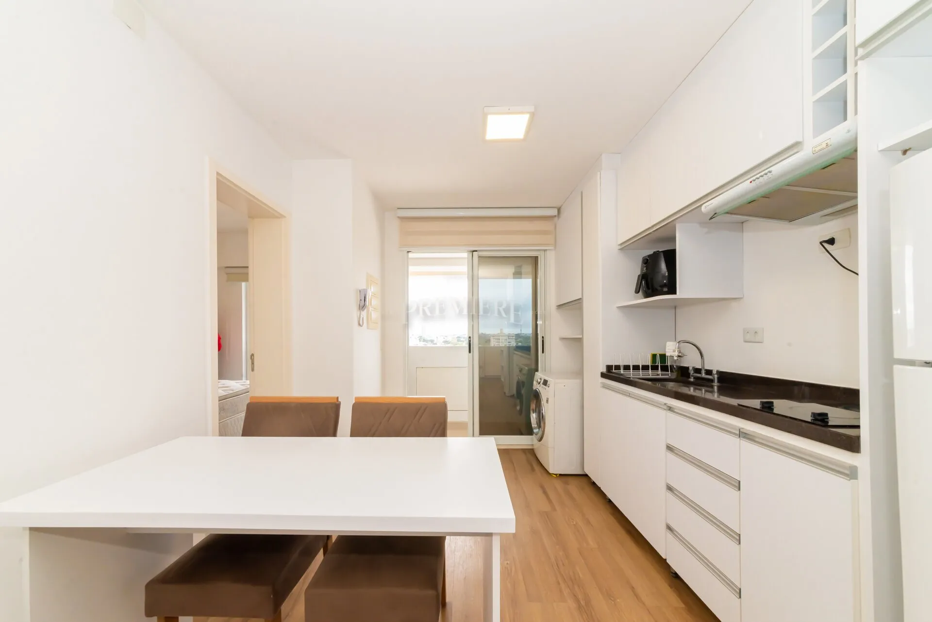 One-bedroom apartment with a washing machine in Curitiba — photo 2