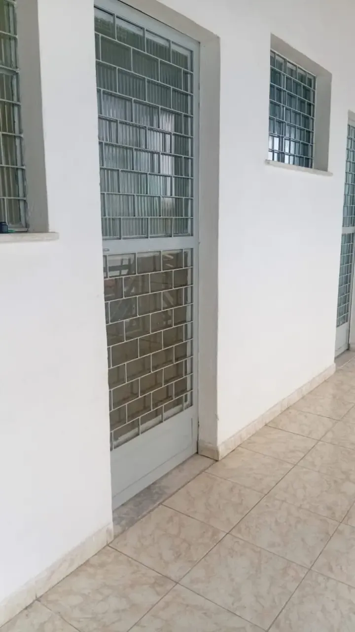 House with 1 bedroom and a closed-off fitted kitchen — photo 8