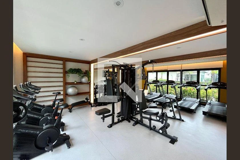 2-bedroom apartment with wood or laminate floors — photo 14