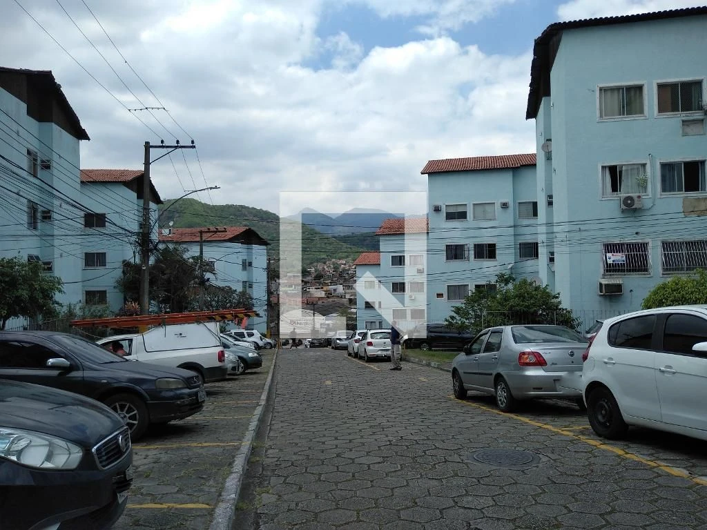 2-bedroom apartment in a building with a pool — photo 28