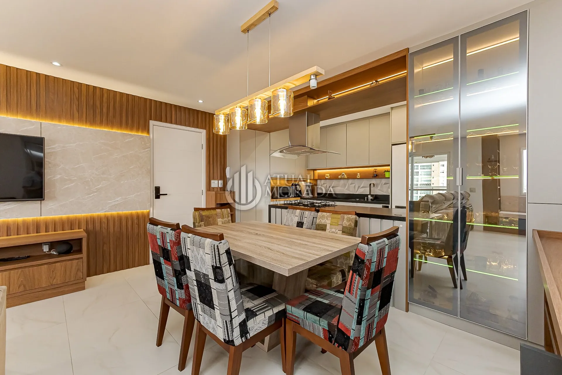 Furnished 2-bedroom apartment with open-plan kitchen — photo 10