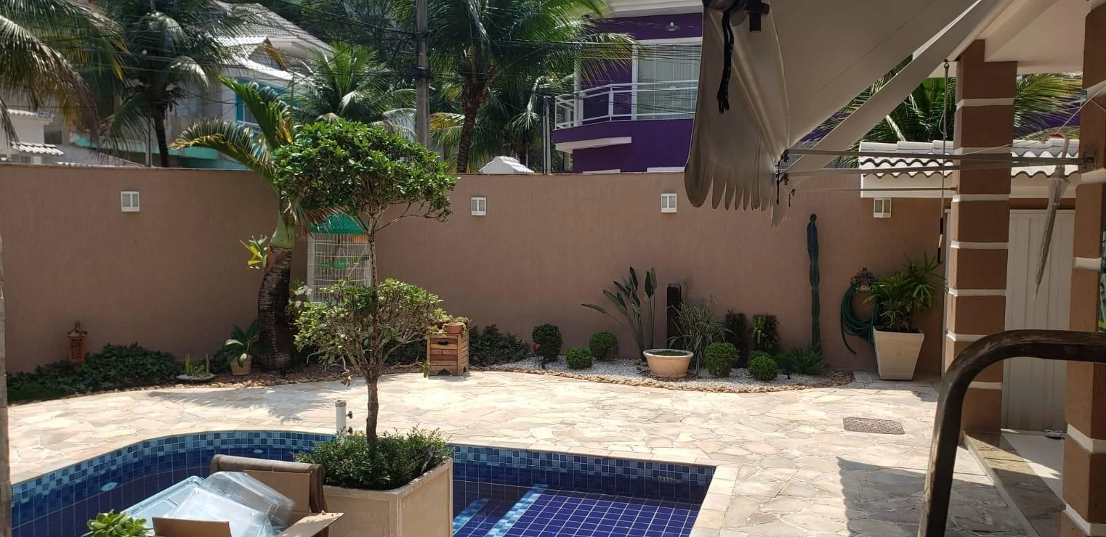 House, 350 m², with a glass-enclosed balcony — photo 12