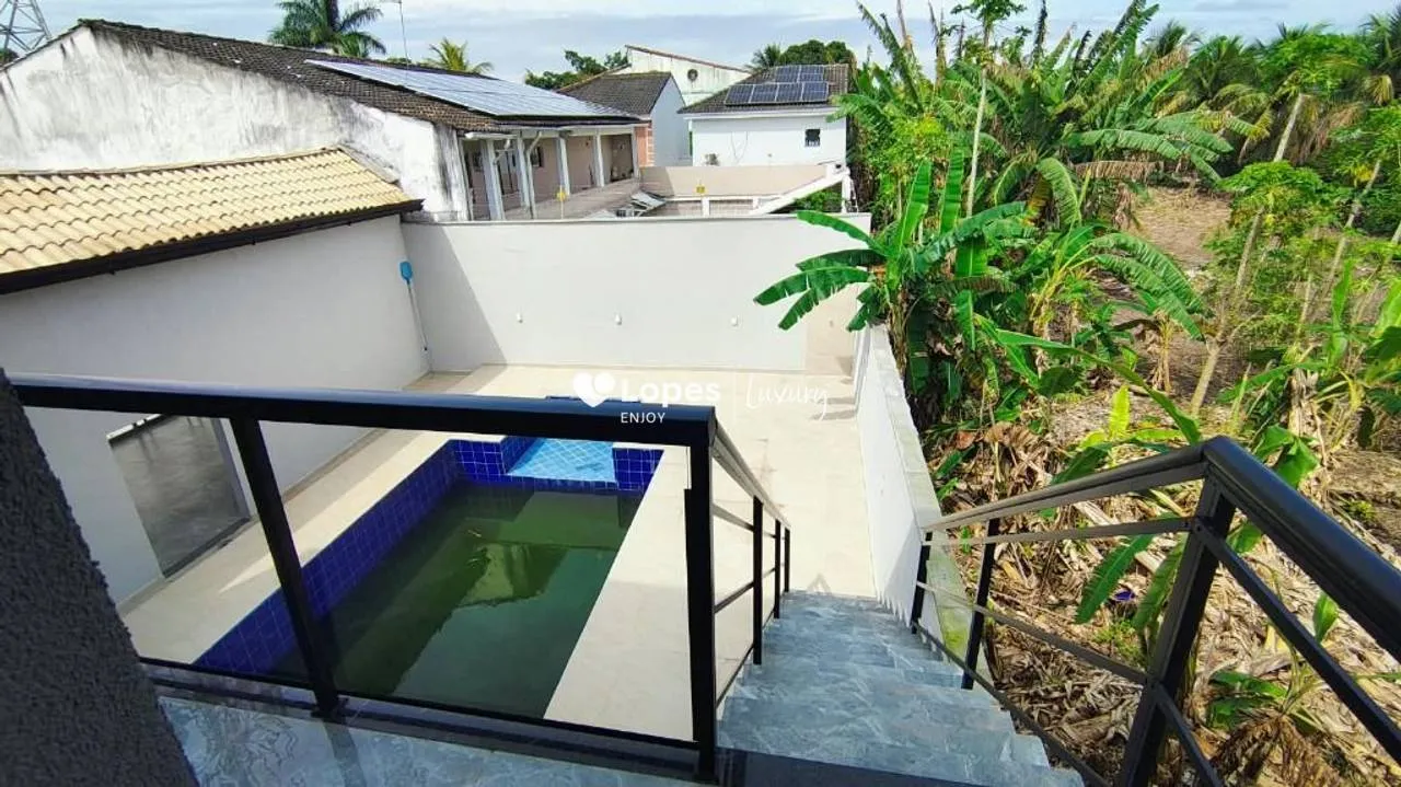 5-bedroom house with open-plan kitchen and gas stove — photo 11