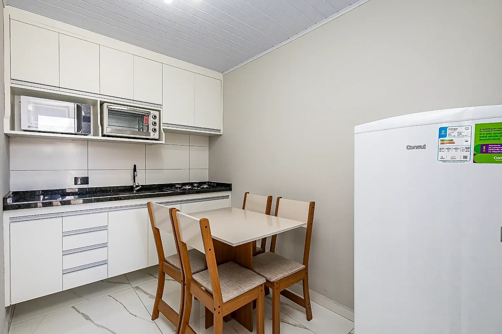 One-bedroom apartment with a washing machine in Curitiba