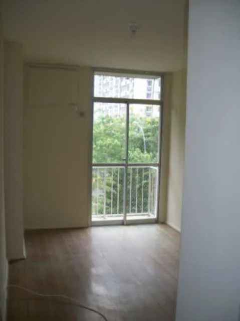 Apartamento com varanda, 2 quartos e 1 banheiro — photo 4