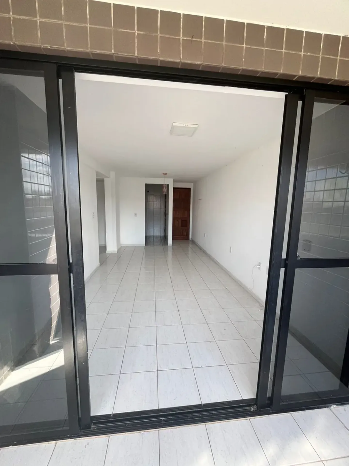 Unfurnished 100 m² apartment with 4 bedrooms and 2 en-suites — photo 49