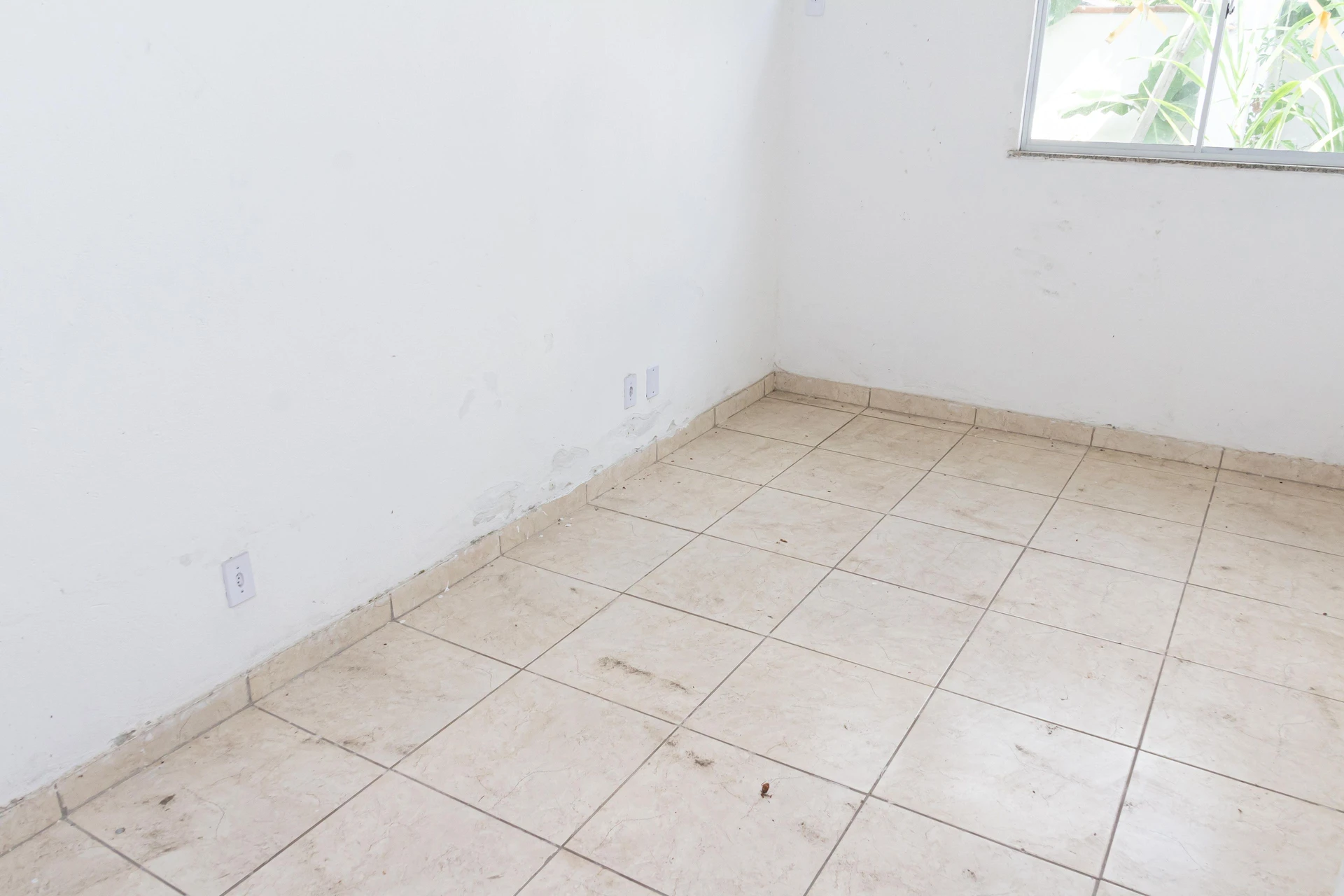 Unfurnished studio rental with private garden and 1 suite — photo 24