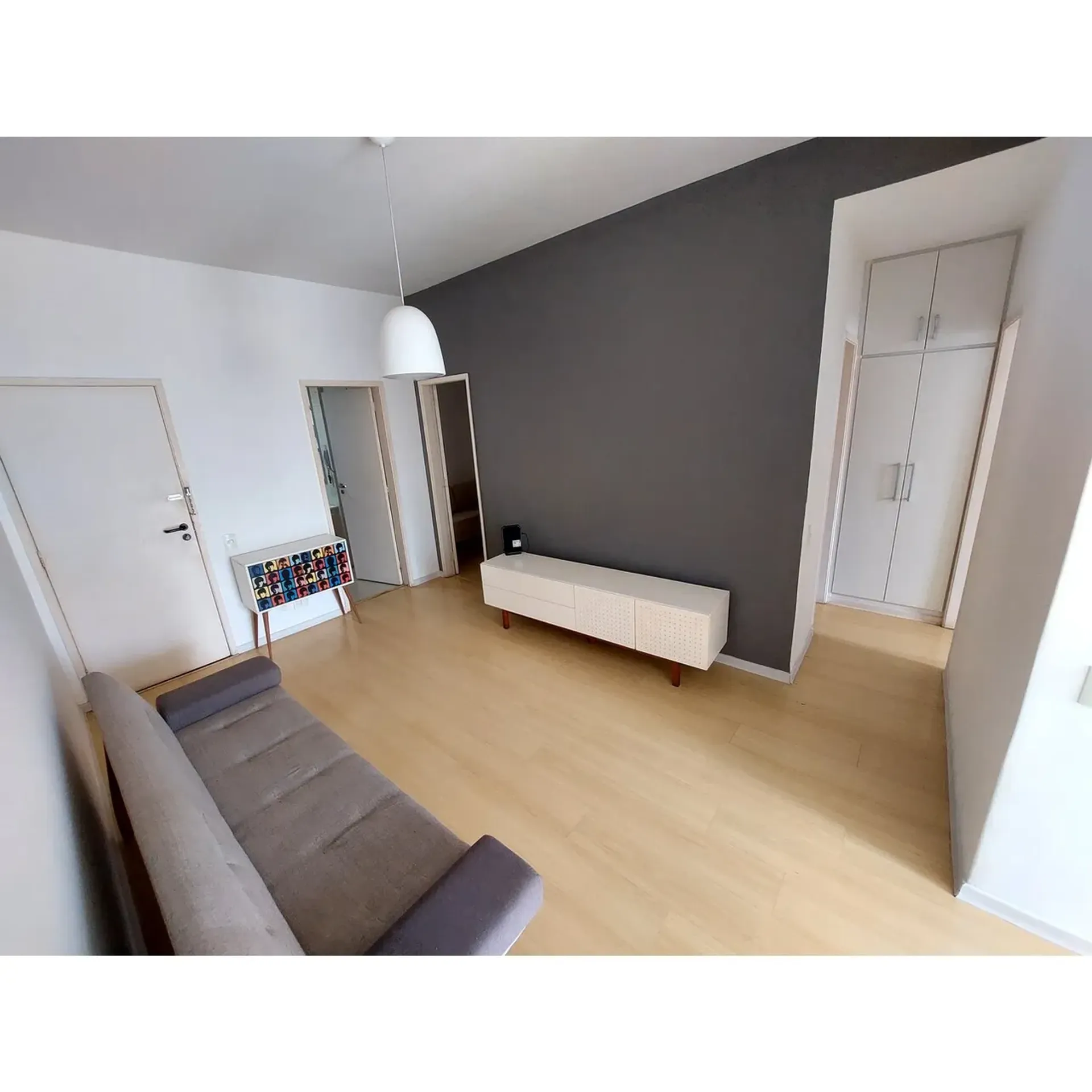 One-bedroom apartment with a washing machine — photo 11