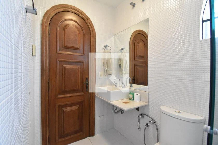 House with 5 bedrooms, gas stove and 650 m² — photo 41