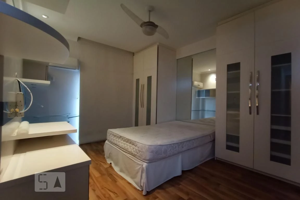 Apartamento de 4 quartos com janelas do piso ao teto — photo 56