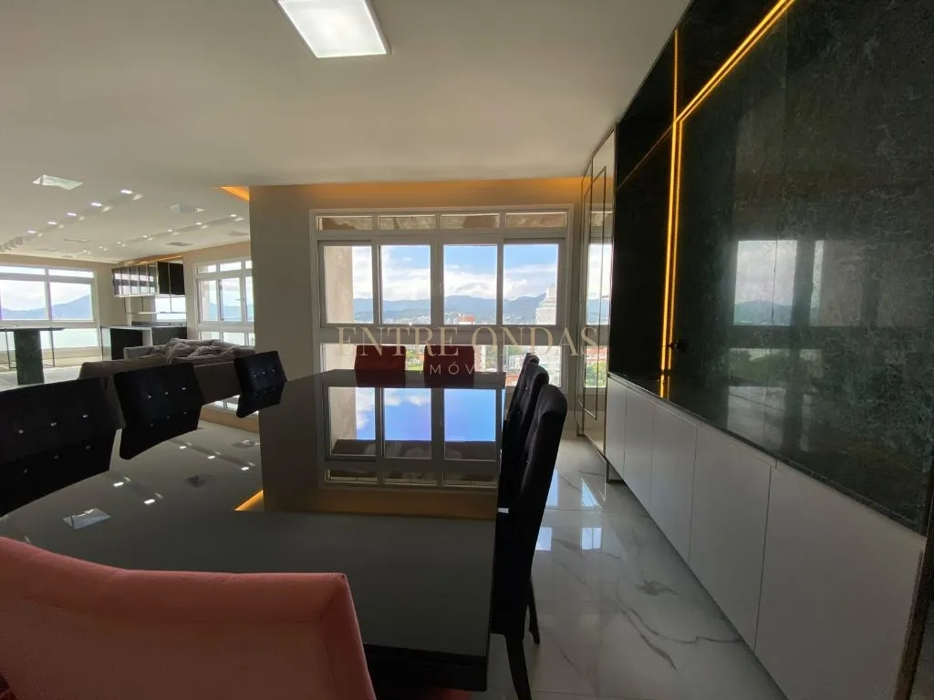 Вид на воду та 4 спальні: квартира 304 м² — photo 11