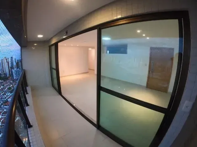 126 m² apartment with 3 bedrooms and 4 bathrooms on 26th