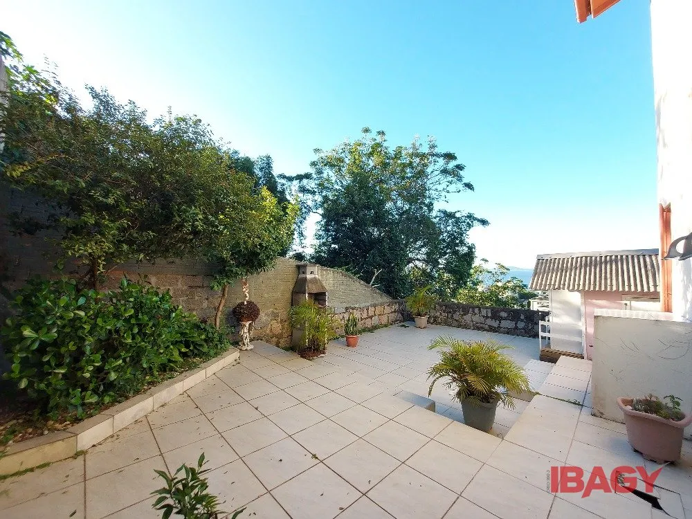3-bedroom house with a washing machine in Florianópolis — photo 7