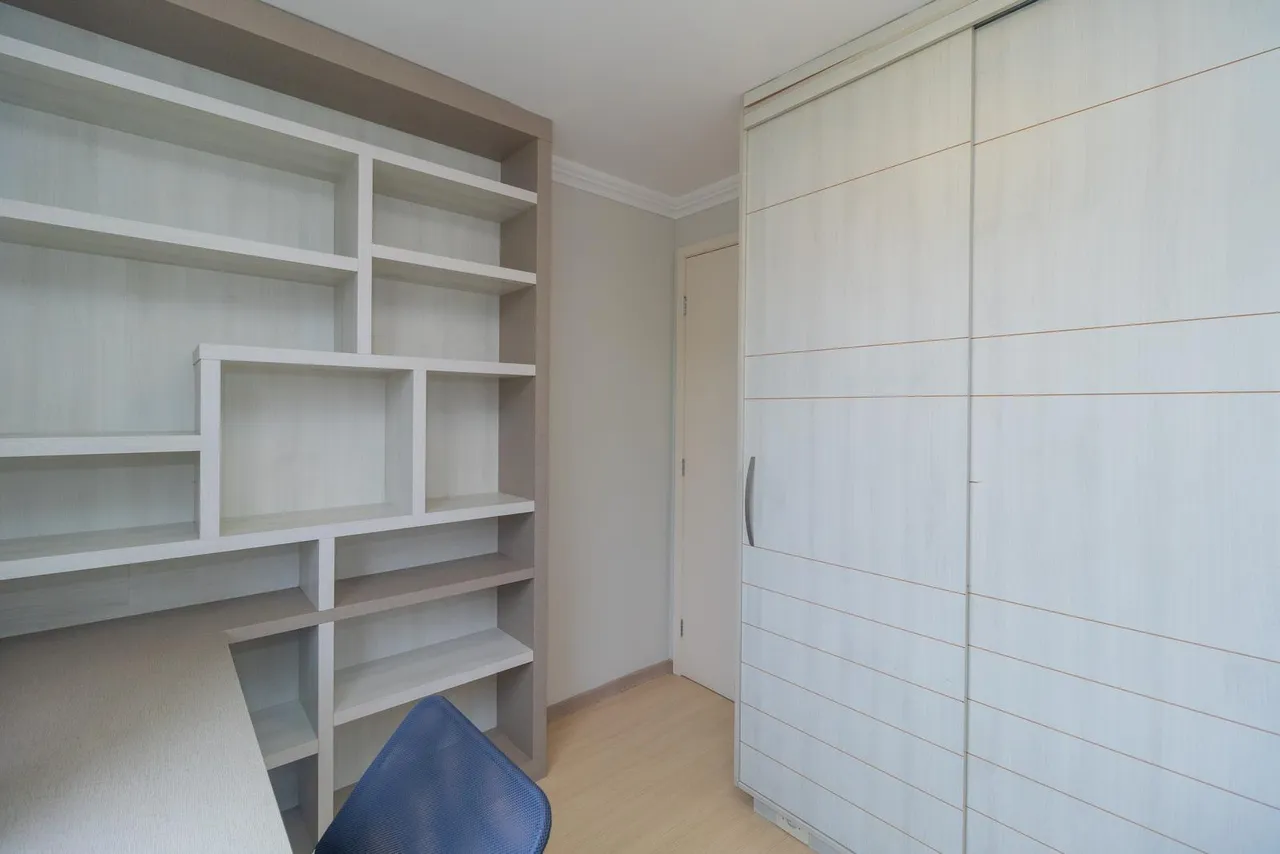 3-bedroom apartment with glassed-in balcony — photo 9