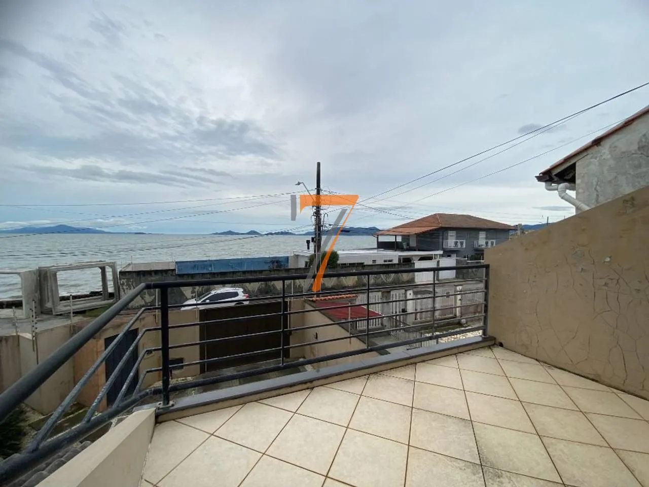 3-bedroom house with a water view in Florianópolis — photo 33