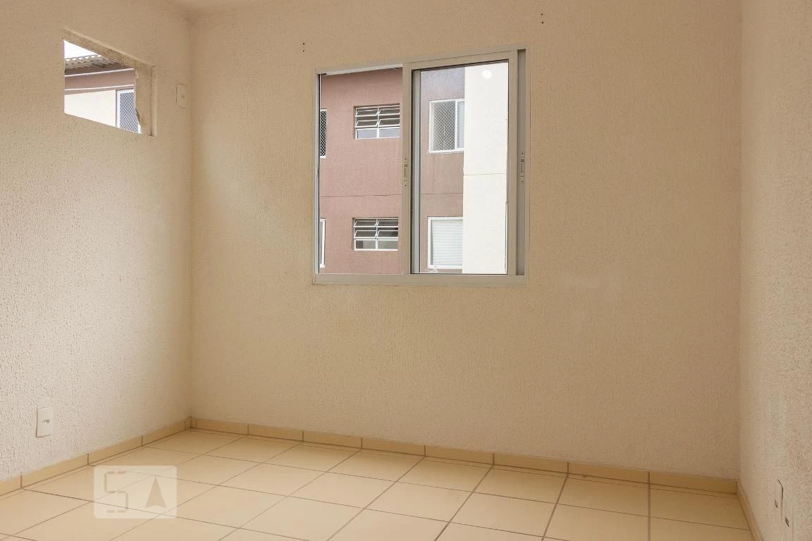 Unfurnished 2-bedroom apartment with closed kitchen — photo 33