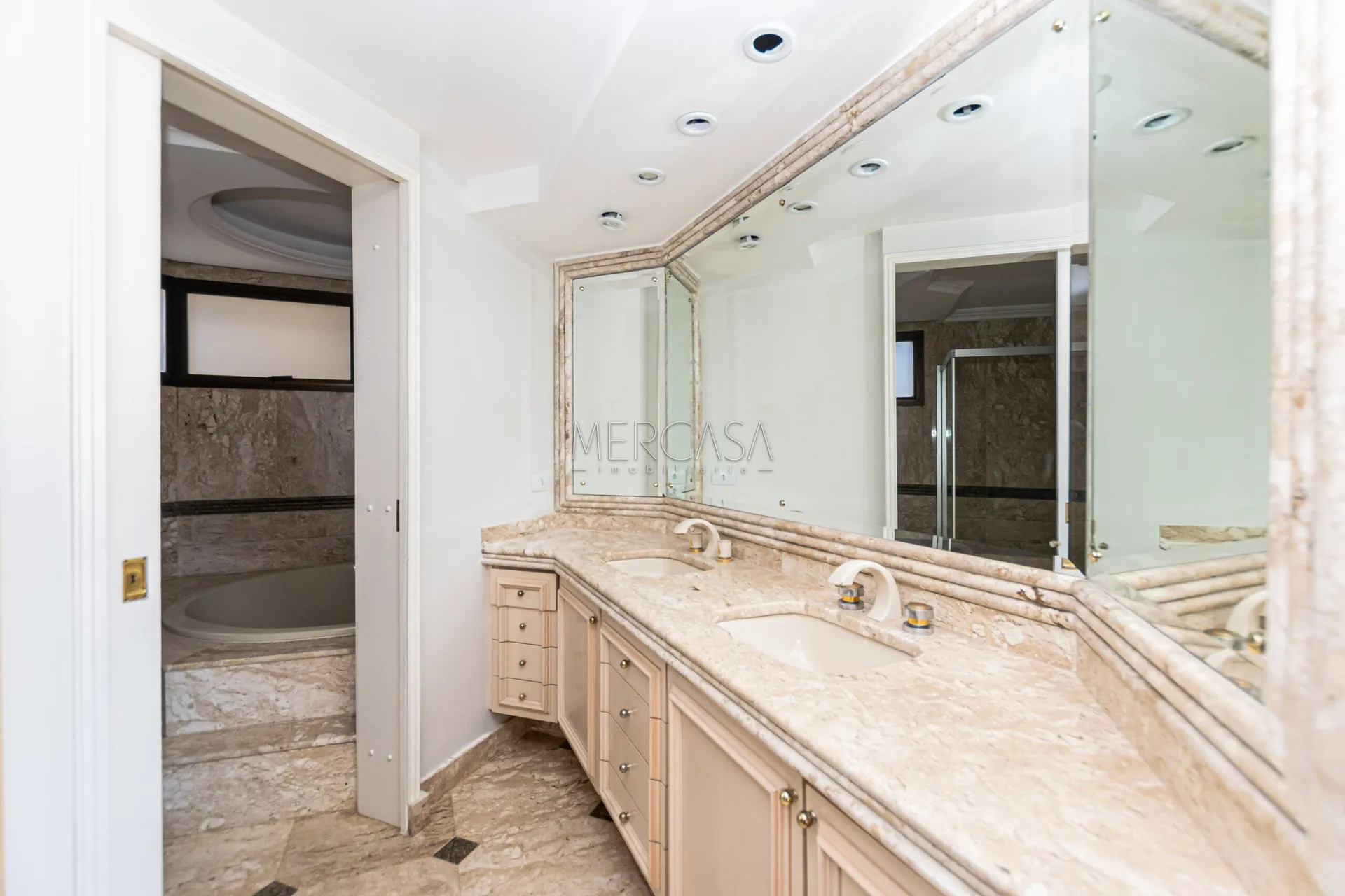 Apartamento com 3 quartos, 5 banheiros e 4 vagas — photo 40